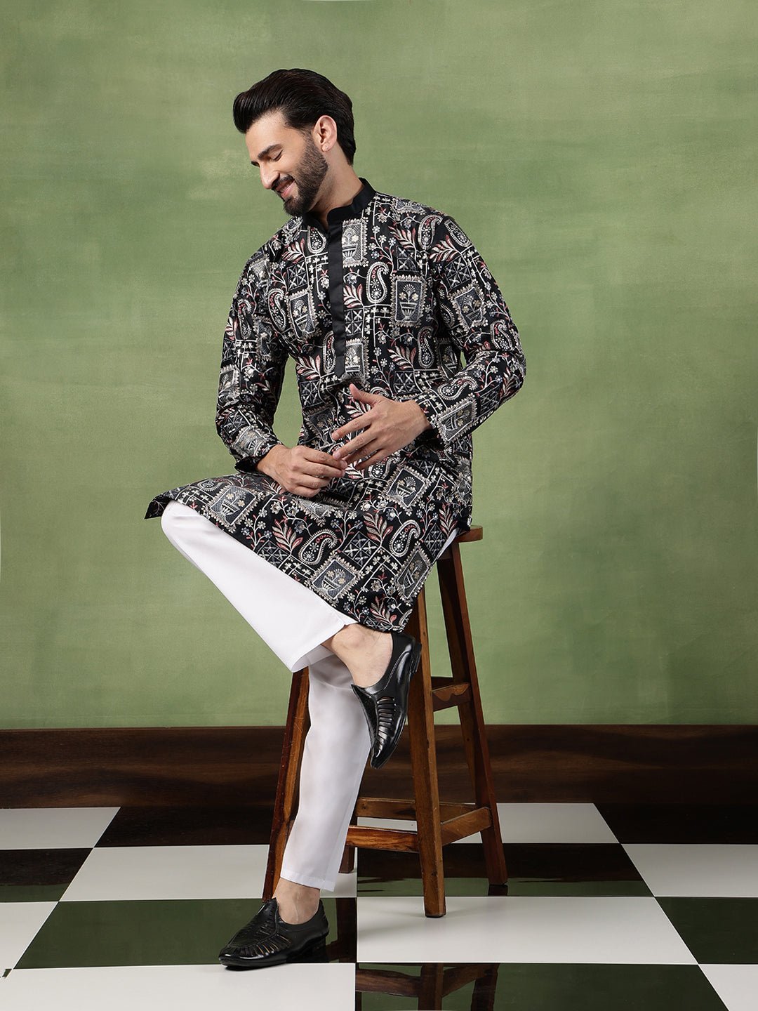 Men's Cotton Floral & Sequin Embroidered Black Kurta With Pyjama - Image 4