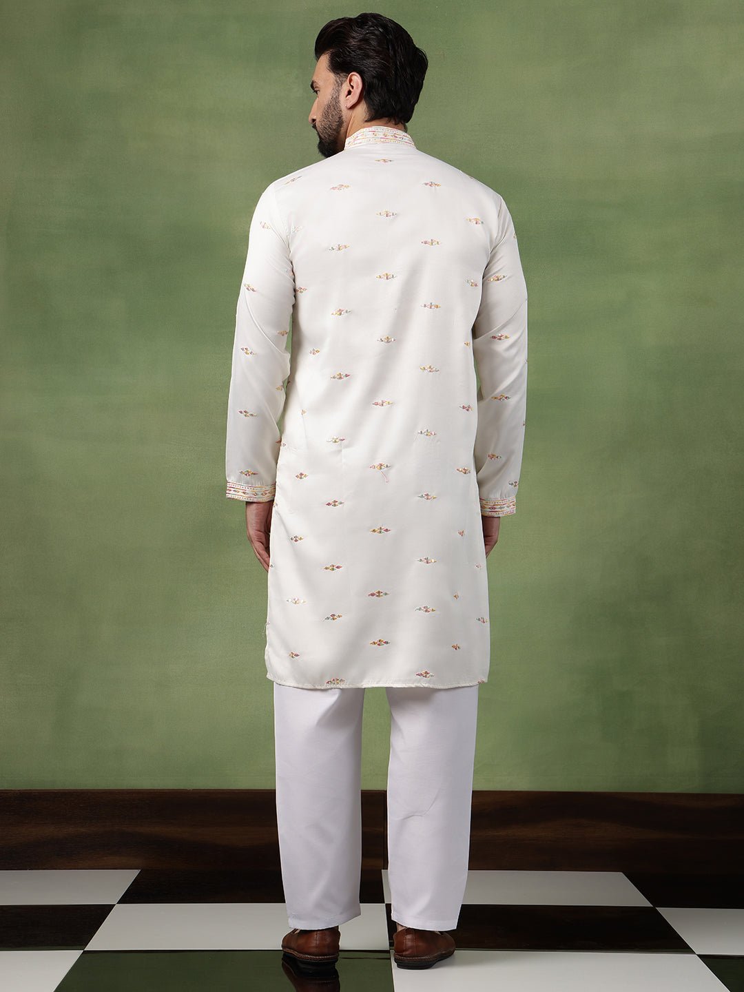Men's Cotton Embroidered Ethnic Motif Off white Kurta With Pyjama - Image 5