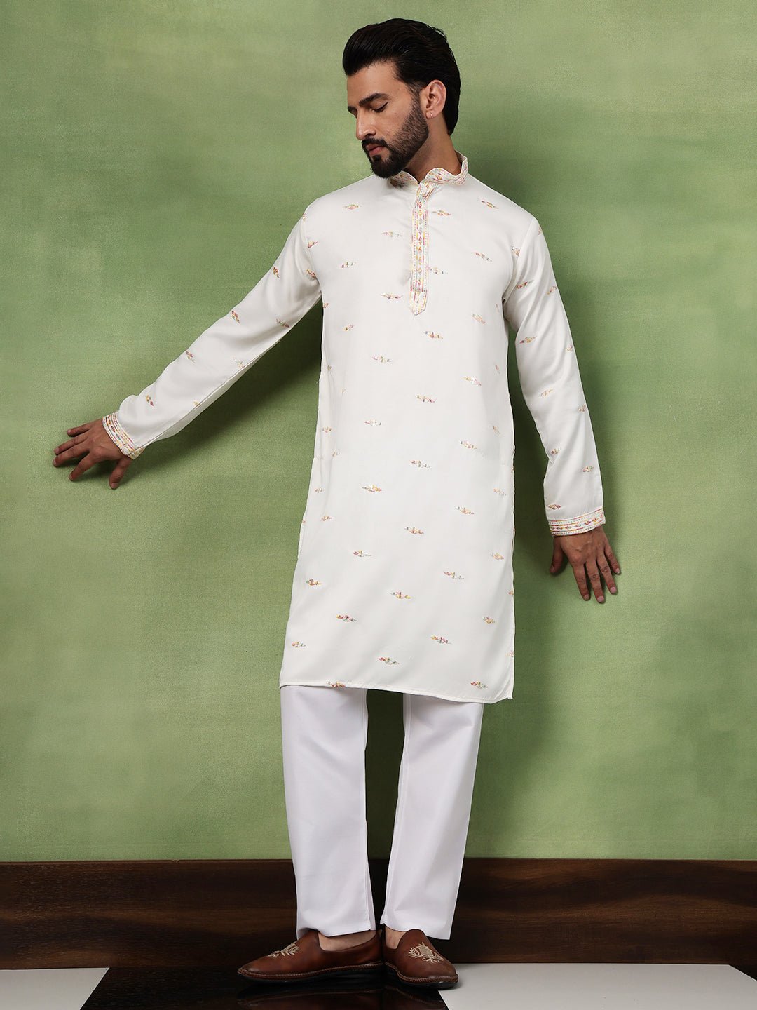 Men's Cotton Embroidered Ethnic Motif Off white Kurta With Pyjama - Image 3