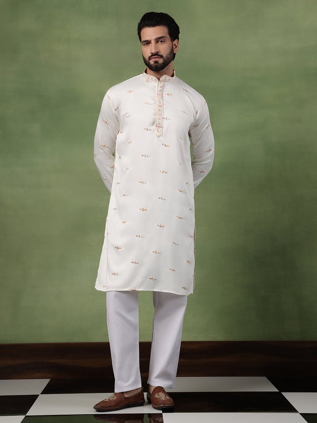 Men's Cotton Embroidered Ethnic Motif Off white Kurta With Pyjama - Image 4